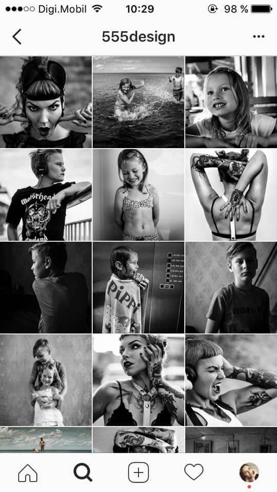Black and White Instagram Feed Theme