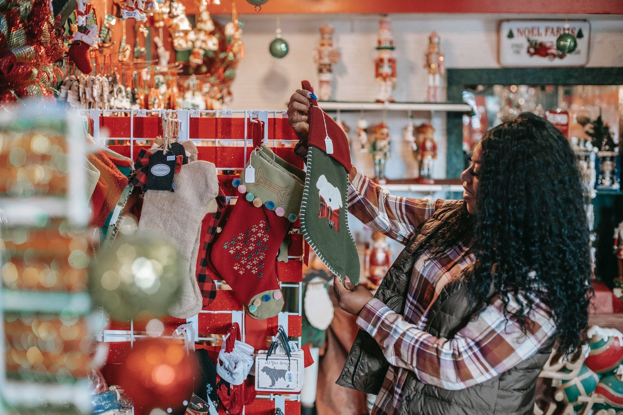 Festive Holiday Content Ideas That Will Actually Help You Make Sales